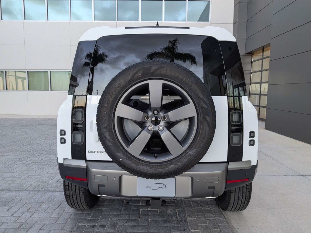 New 2026 Land Rover Defender 110 S AWD/4WD image 4