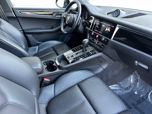 Used 2025 Porsche Macan S image 17