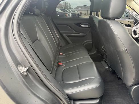 Used 2019 Jaguar F-PACE Premium image 28