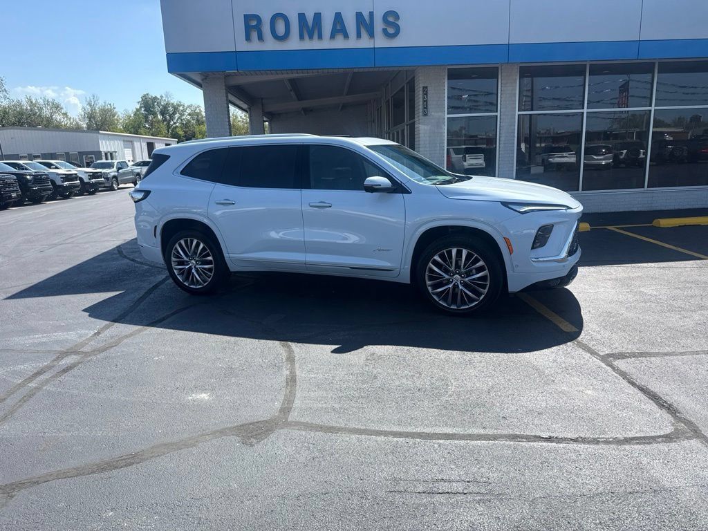Used 2026 Buick Enclave Avenir w/ Super Cruise Package AWD/4WD image 2