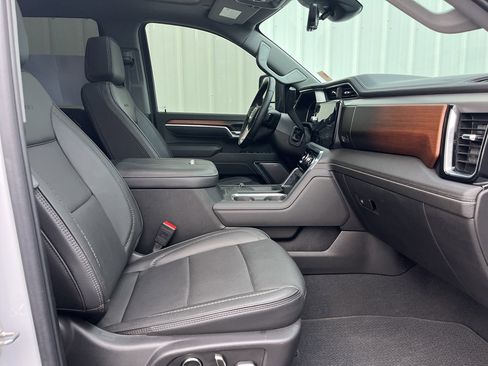 Used 2025 GMC Sierra 3500 Denali w/ Denali Reserve Package image 25