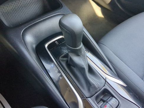 Used 2021 Toyota Corolla LE FWD image 17
