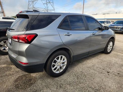 Used 2024 Chevrolet Equinox LS w/ LS Convenience Package FWD image 5