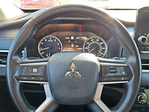 Used 2024 Mitsubishi Outlander SE image 21