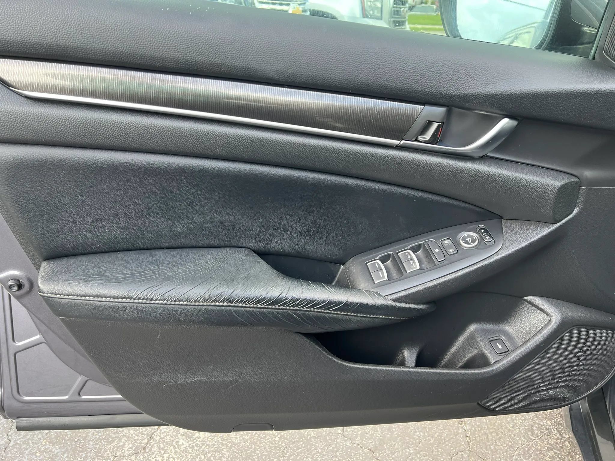 Used 2018 Honda Accord Sport image 5