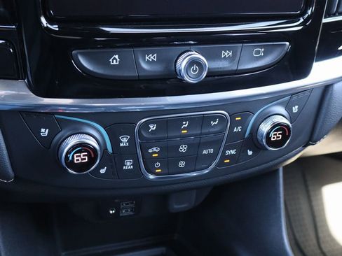 Certified 2023 Chevrolet Traverse Premier image 17