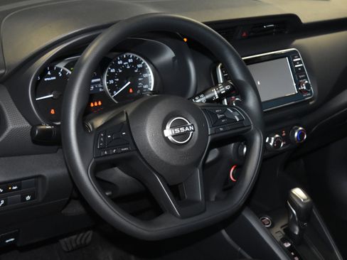 New 2025 Nissan Kicks Play S FWD image 2