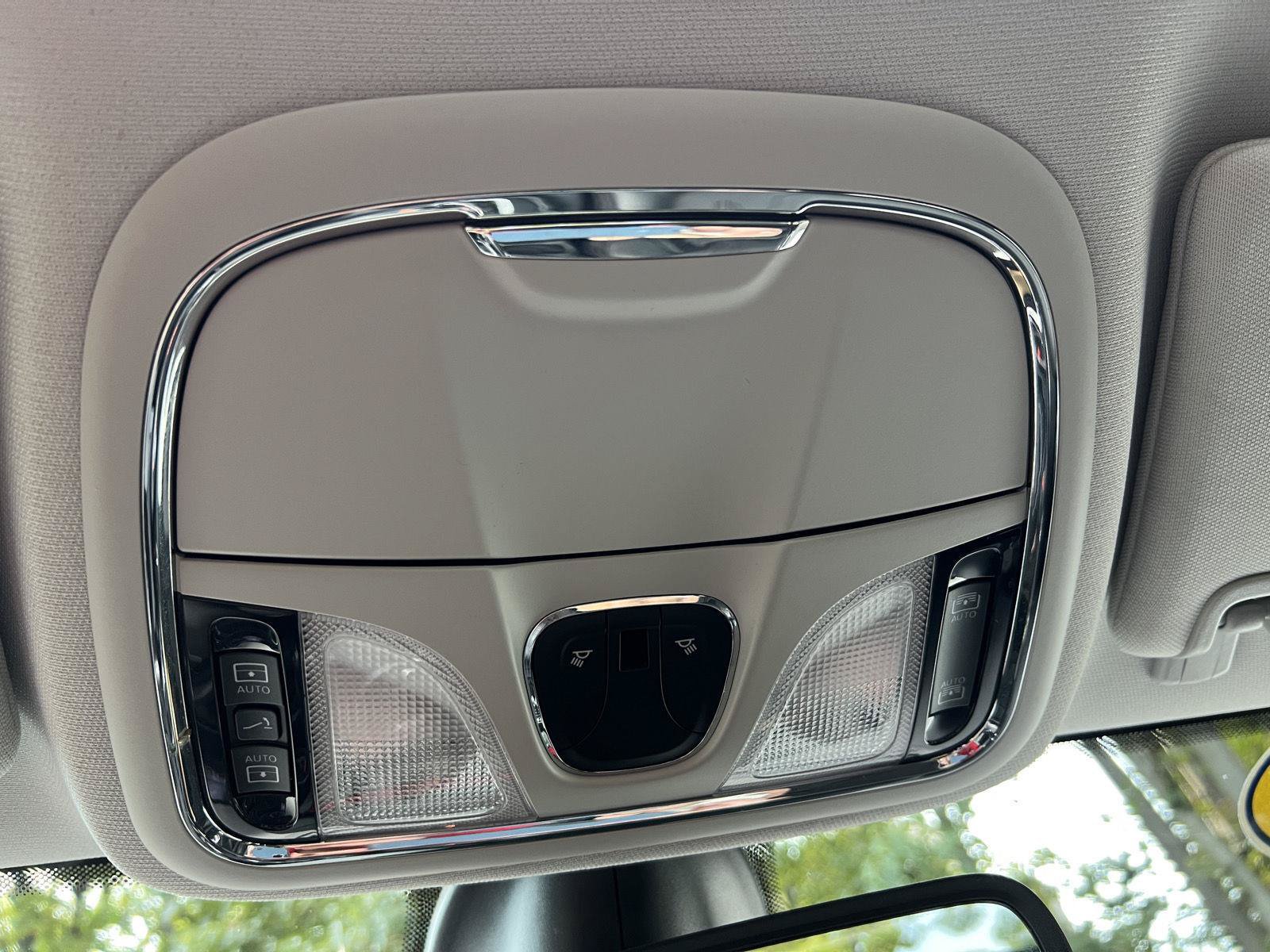 Used 2020 Jeep Cherokee Limited AWD/4WD image 33