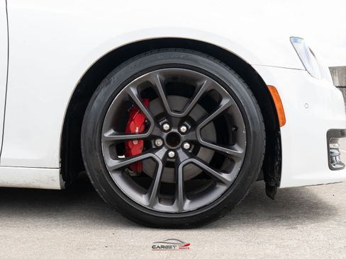 Used 2023 Chrysler 300 C RWD image 6