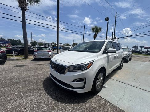 Used 2021 Kia Sedona LX FWD image 2