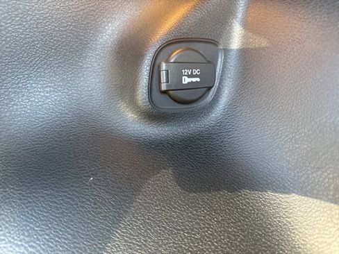 Used 2021 Jeep Cherokee Latitude Plus image 8