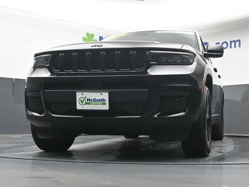 Used 2024 Jeep Grand Cherokee L Altitude AWD/4WD image 7