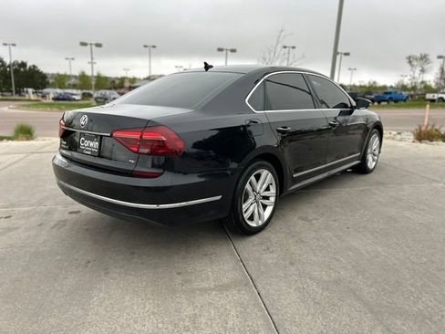 Used 2017 Volkswagen Passat 1.8T SE FWD image 8