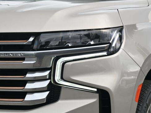Used 2023 Chevrolet Tahoe High Country w/ Advanced Technology Package AWD/4WD image 6