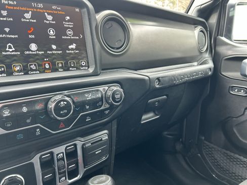 Used 2023 Jeep Wrangler Unlimited w/ Cold Weather Group image 26