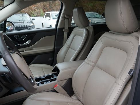 Used 2022 Lincoln Corsair Reserve w/ Equipment Group 201A image 9