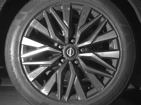 Used 2025 Nissan Altima 2.5 SV FWD image 15