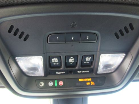 Used 2023 Chevrolet Traverse Premier w/ Redline Edition image 31