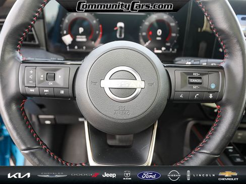 Used 2025 Nissan Kicks SR w/ SR Premium Package image 16