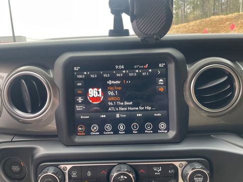 Used 2023 Jeep Gladiator Overland w/ Cold Weather Group image 16