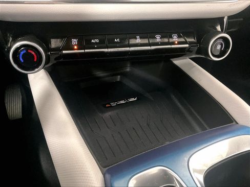 Used 2025 Chevrolet Equinox EV LT image 25