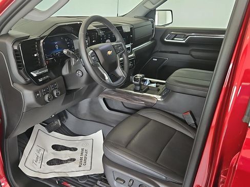 Used 2025 Chevrolet Silverado 1500 LTZ w/ LTZ Premium Package AWD/4WD image 5