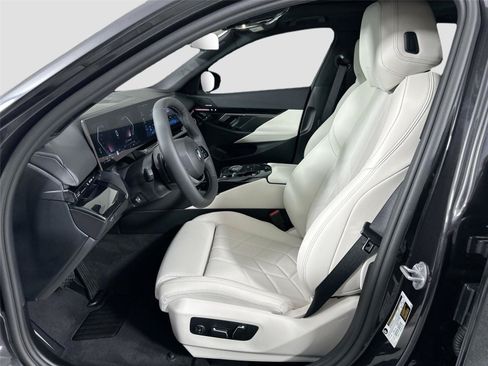 Certified 2026 BMW 530i w/ Premium Package RWD image 23