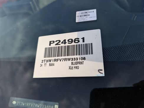 Used 2024 Toyota RAV4 XLE FWD image 35