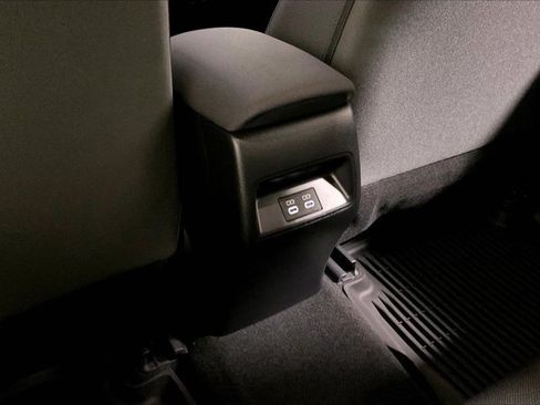 Certified 2026 Toyota Corolla SE FWD image 35