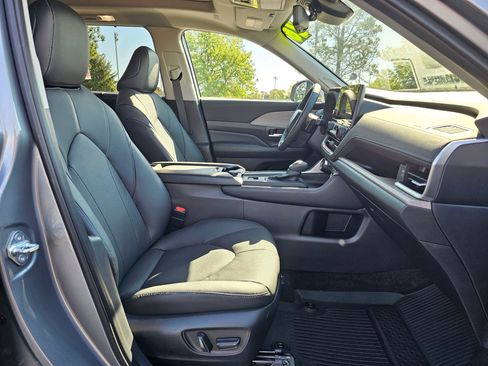 Used 2026 Toyota Grand Highlander AWD image 10
