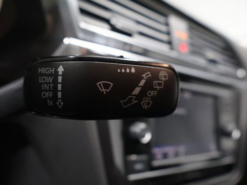 Used 2021 Volkswagen Tiguan S image 37