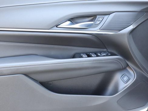 Used 2023 Cadillac CT4 Luxury w/ Cold Weather Package image 10