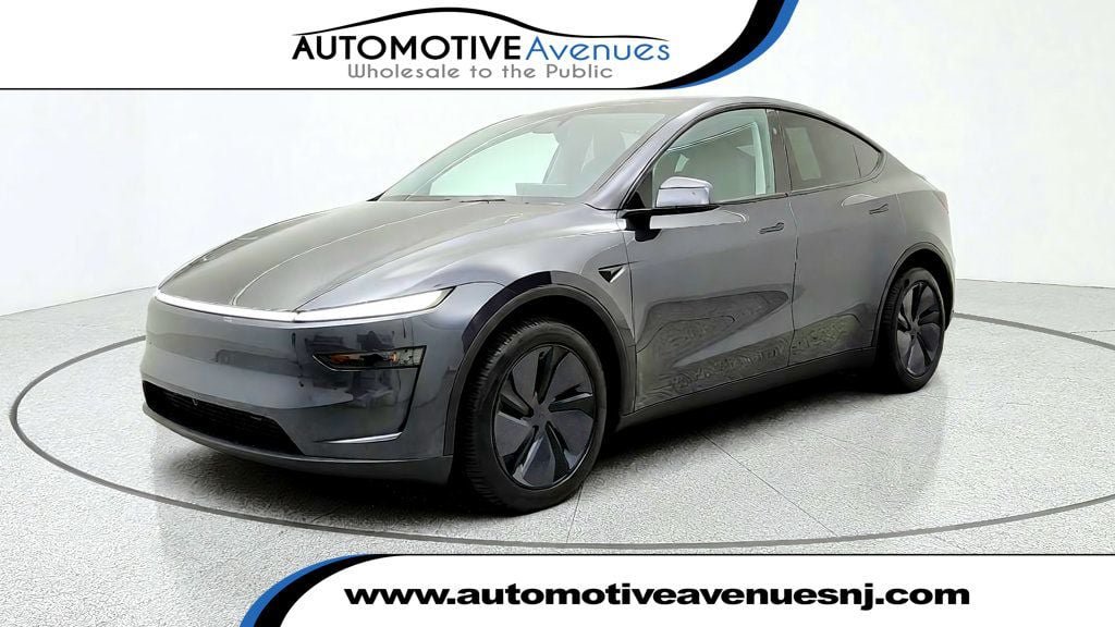 Used 2026 Tesla Model Y Long Range RWD image 1