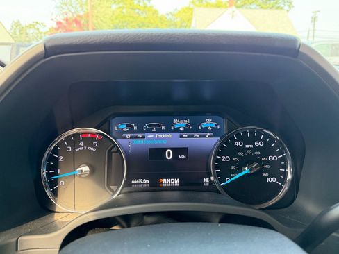 Used 2022 Ford F250 Lariat w/ Lariat Ultimate Package AWD/4WD image 11