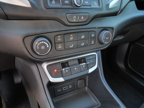 Used 2024 GMC Terrain SLE AWD/4WD image 23