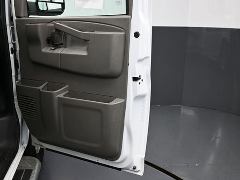Used 2024 GMC Savana 2500 w/ Driver Convenience Package image 34