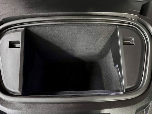 Used 2021 Porsche Taycan image 34