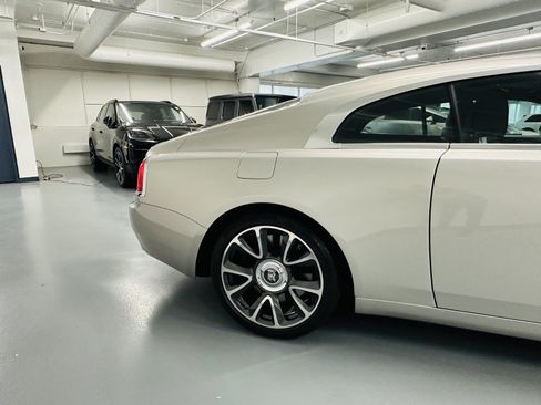 Certified 2019 Rolls-Royce Wraith RWD image 8
