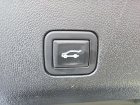 Used 2023 Chevrolet Tahoe Premier AWD/4WD image 15