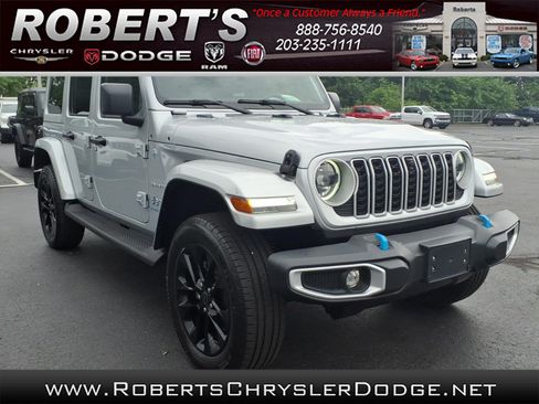 Used 2024 Jeep Wrangler Unlimited Sahara w/ Technology Group AWD/4WD image 1