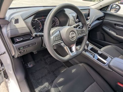Used 2025 Nissan Sentra SV FWD image 14