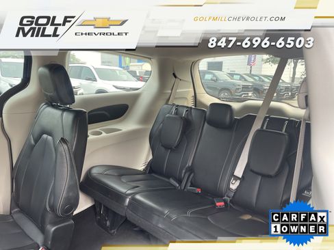 Used 2023 Chrysler Pacifica Touring-L FWD image 31