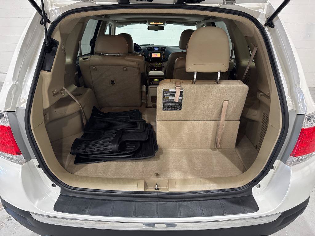 Used 2013 Toyota Highlander Limited AWD/4WD image 63