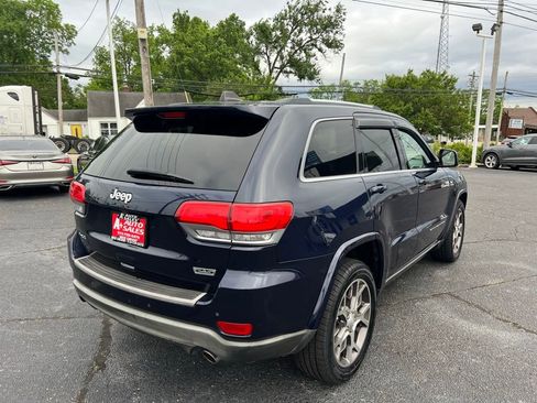 Used 2018 Jeep Grand Cherokee Limited AWD/4WD image 6
