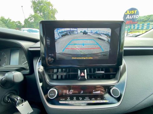 Used 2024 Toyota Corolla LE FWD image 19