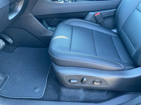 New 2026 Chevrolet Traverse LT w/ Midnight/Sport Edition image 25