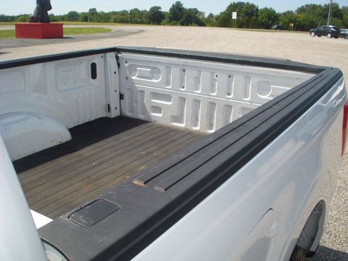 Used 2022 Ford F150 XL w/ Equipment Group 101A High RWD image 15