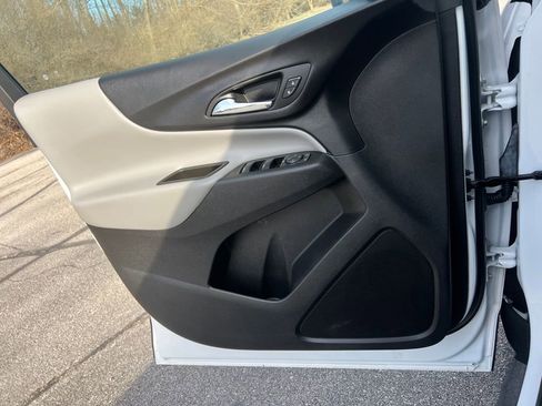 Used 2023 Chevrolet Equinox LS w/ LS Convenience Package image 11