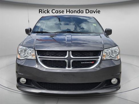 Used 2018 Dodge Grand Caravan SXT image 5