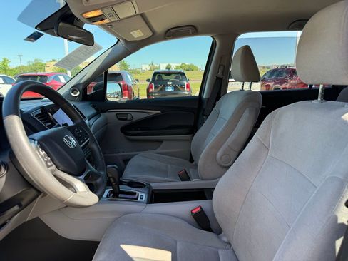 Used 2019 Honda Pilot EX image 10